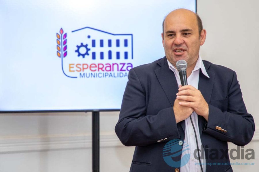 El intendente Rodrigo Müller durante el acto