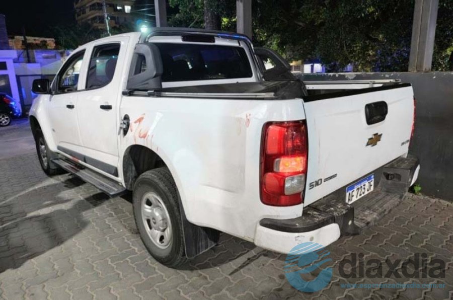 La camioneta en la cual se movilizaban Bracamonte y Atardo - Foto Rosario 3
