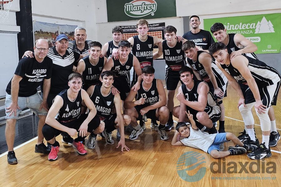 El festejo de Almagro tras el triunfo de anoche