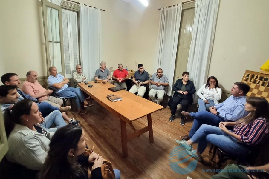 La reunión se realizó anoche en Esperanza La reunión se realizó anoche en Esperanza