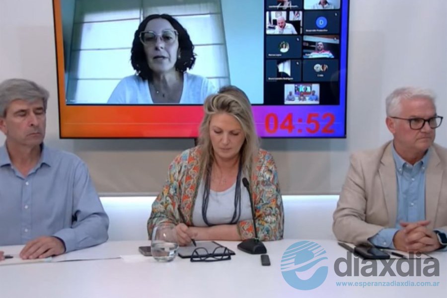 Geese coordinó una charla entre pocos Geese coordinó una charla entre pocos