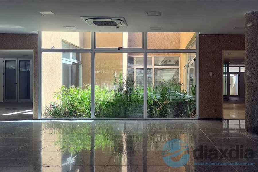 El renovado edificio sigue vacío