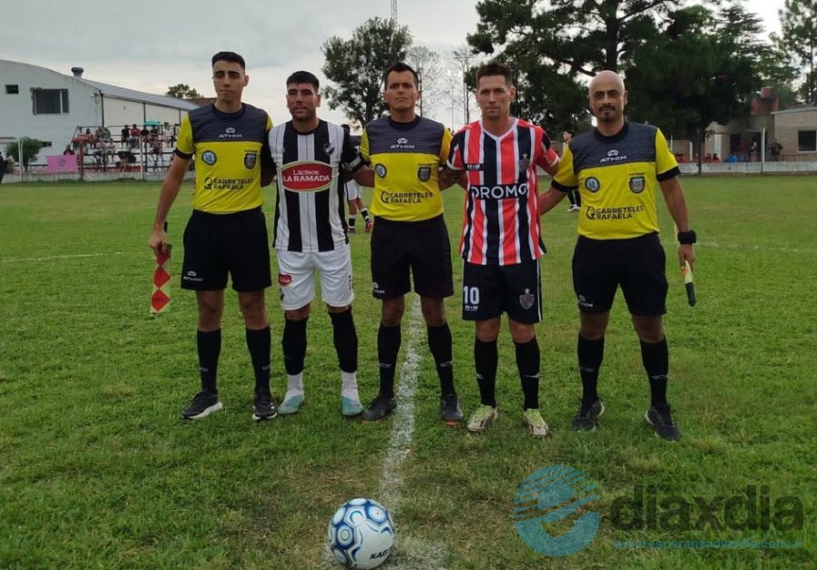 Los jueces y los capitanes en Candiotti - Foto @Ariel-maradona-Futbol