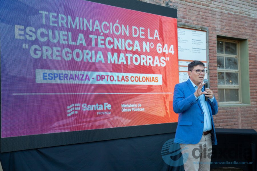 Josó Goity, ministro de educación - Foto Prensa Municipalidad de Esperanza