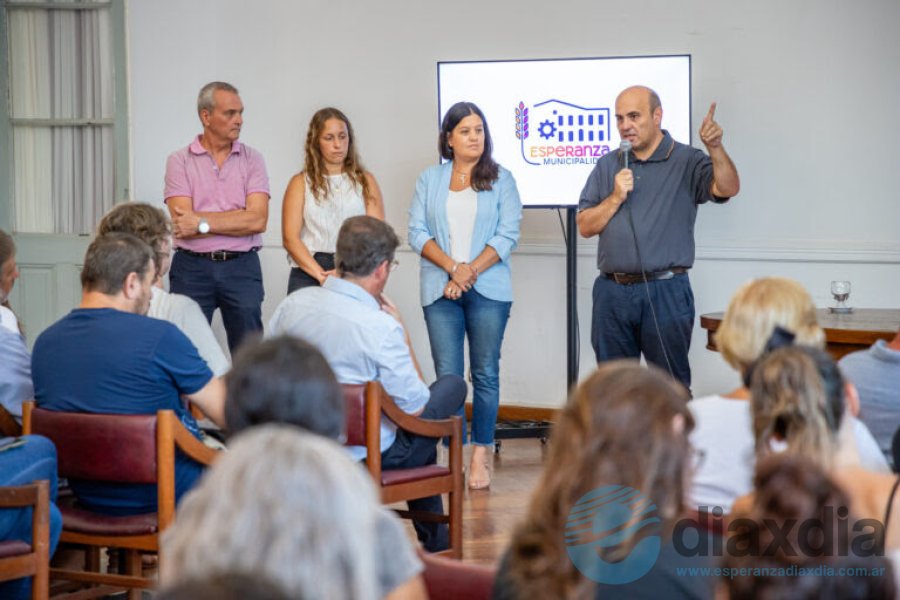 Müller durante los anuncios Müller durante los anuncios