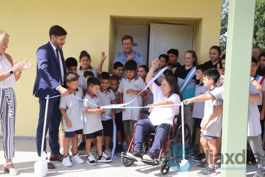 Inauguración de la nueva aula en la escuela rural del departamento San Justo - Prensa Gobernación