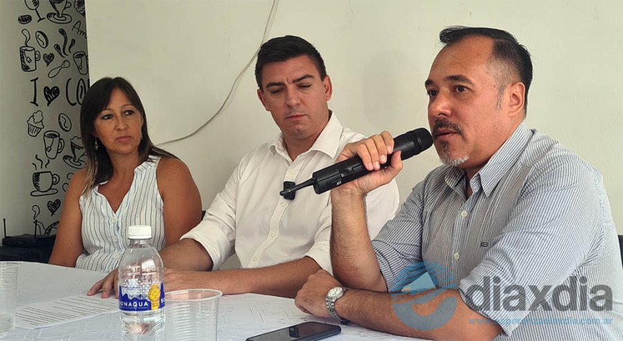 Ockstat presentándose como candidato junto a Engler y Dalessio // Foto Edxd