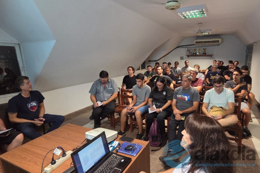 Los representantes de los clubes en la ASB