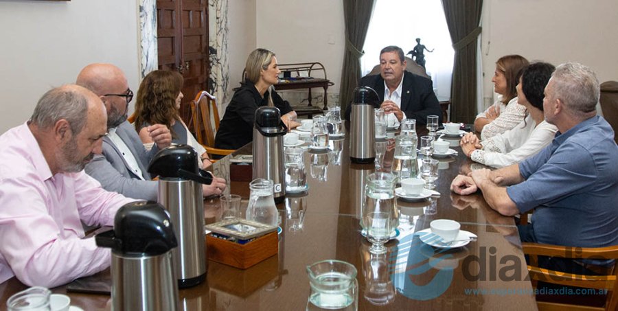 Losada, Mammarella y autoridades universitarias - Prensa UNL