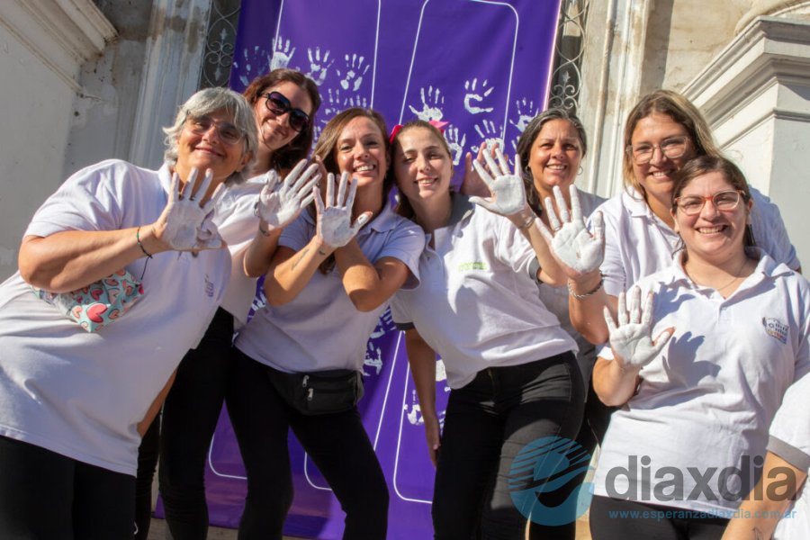 Actividades por el 8M frente al municipio