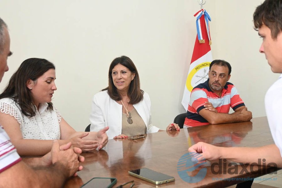 <i>En San Javier, Clara García junto a Bruno Sellart mantuvieron una reunión de trabajo con la intendenta Maribel González.</i>