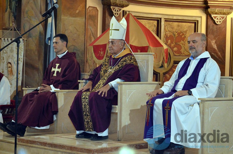 González, Fenoy y Debiaggi en la ceremonia - Foto EDXD