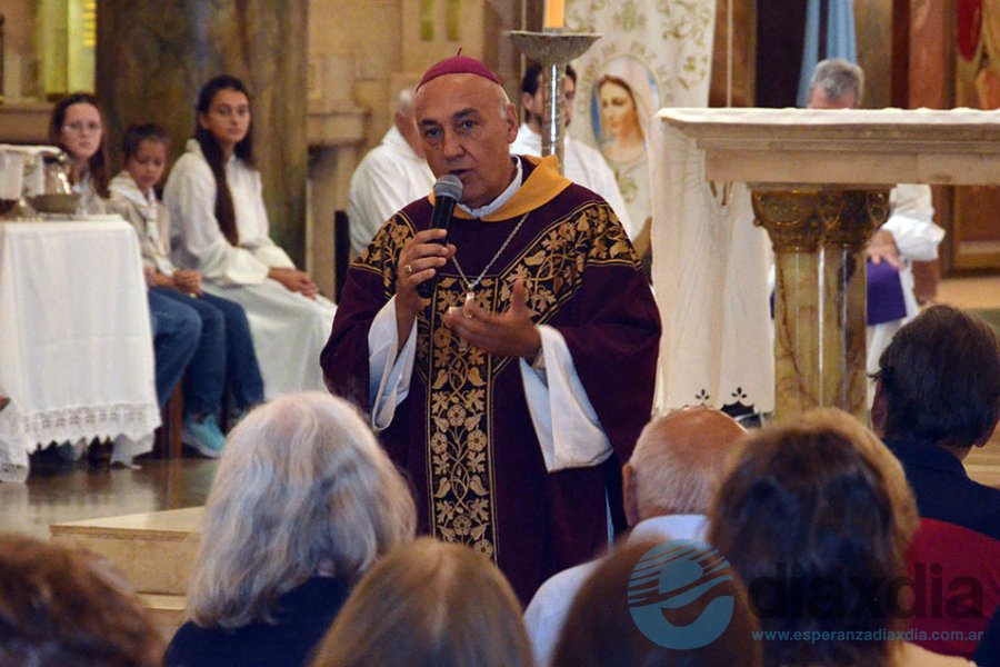 Fenoy durante la homilía