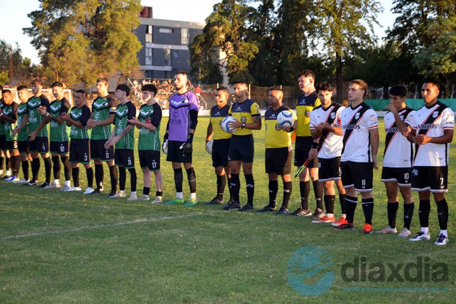 Los dos planteles participaron del acto