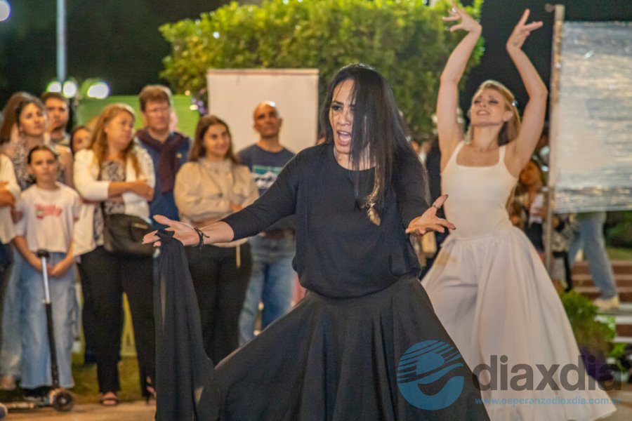 Celebración del Día Internacional de la Mujer en Plaza San Martín - Foto Prensa Municipalidad de Esperanza