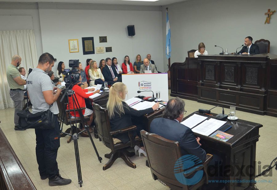 El recinto del Concejo durante la lectura del mensaje - Foto Edxd