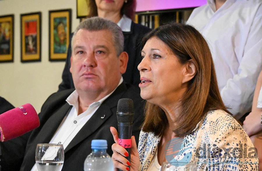 Clara García presentando a Diego Baigorria como precandidato a concejal