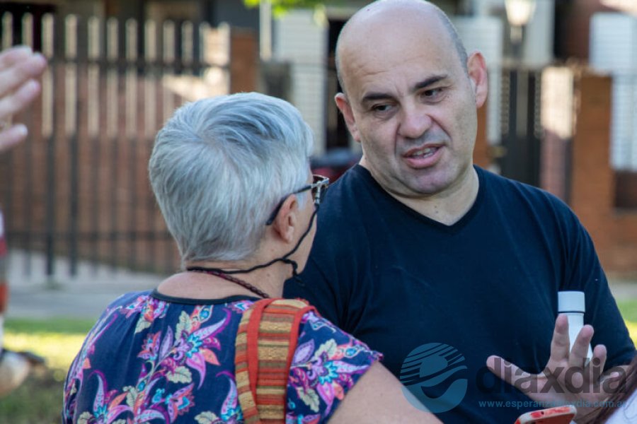 El intendente en barrio Los Troncos