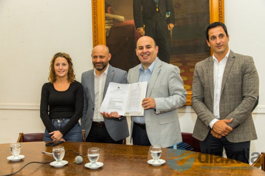 Senn y Müller participando de un acto de gestión con tinte proselitista ya que ambos son candidatos - Foto Prensa Municipalidad