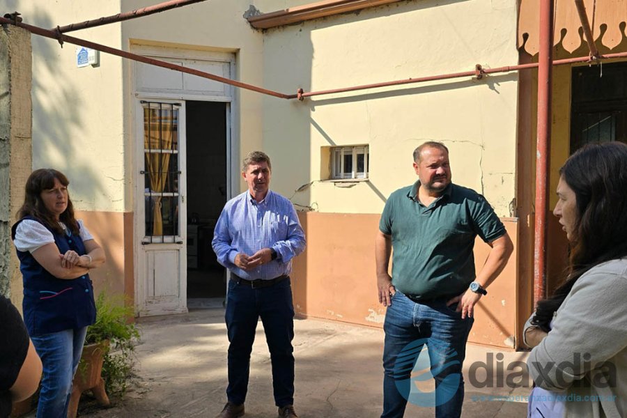 Pirola en su recorrida por Santa Clara y Felicia