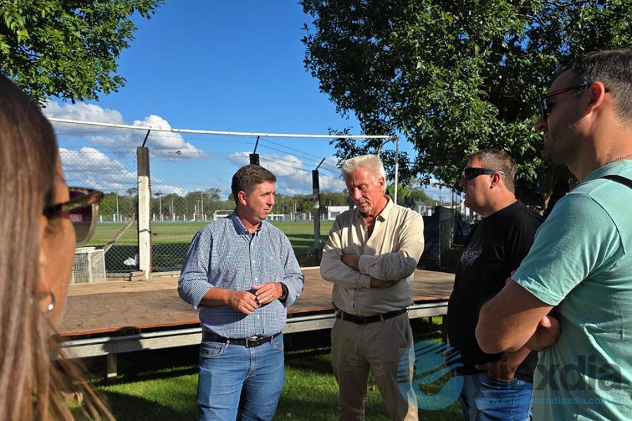 Pirola en su recorrida por Santa Clara y Felicia