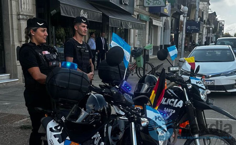 Parte de la brigada motorizada afectada a la custodia