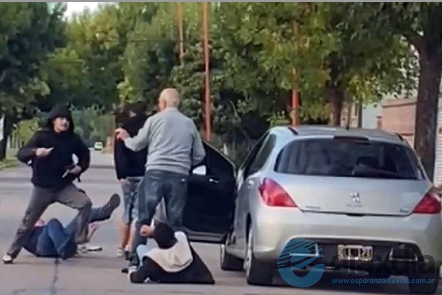 El momento del robo captado por un vecino El momento del robo captado por un vecino
