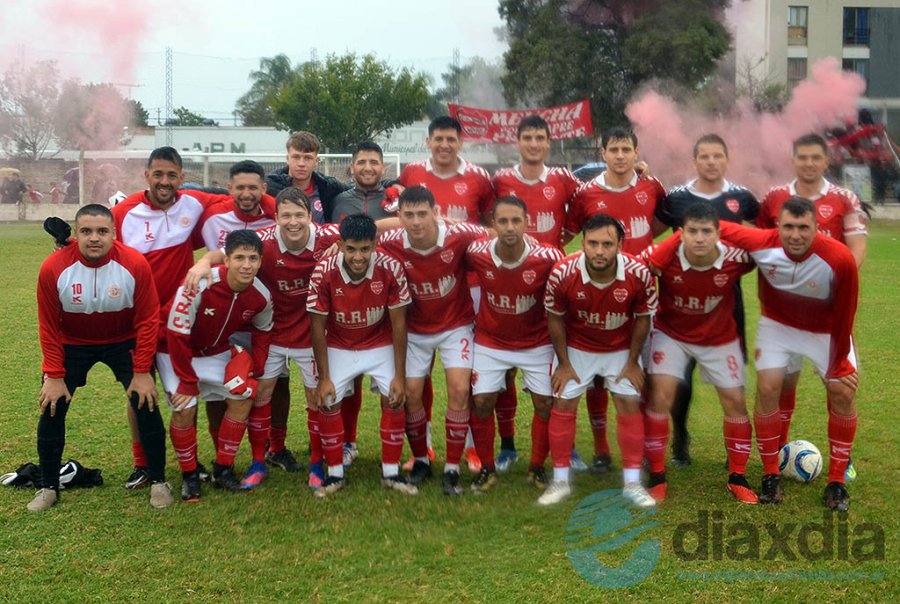 El equipo de Bartolomé Mitre en su visita al Alejandro Tschággeny - Foto EDXD