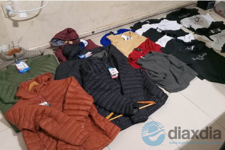 Las vestimentas robadas en comercio de la ciudad Las vestimentas robadas en comercio de la ciudad