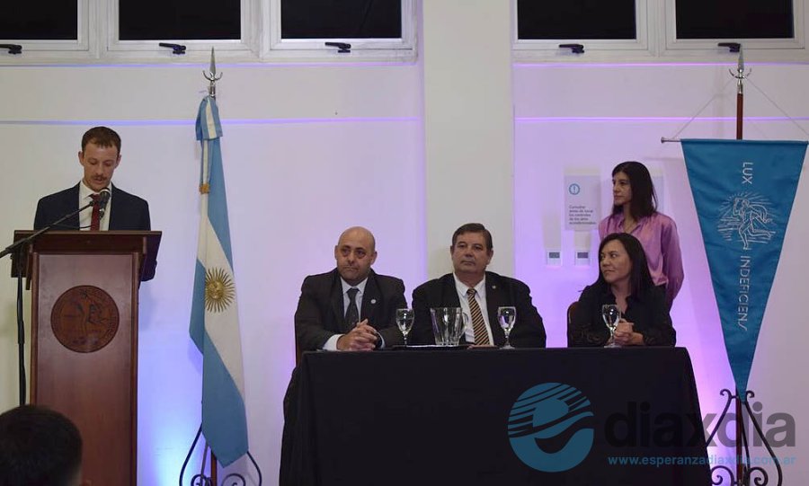 Decano, rector y vicedecana en el acto realizado el viernes - RRSS FCV