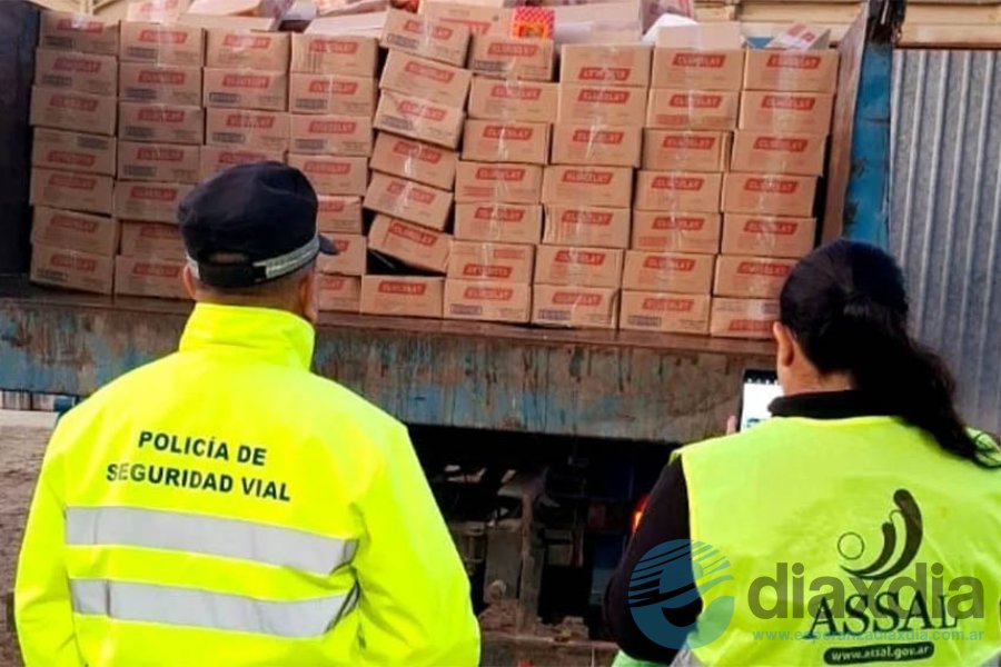 Personal policial y de ASSAL en el operativo