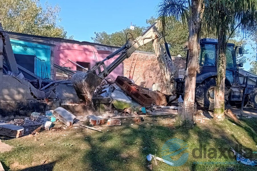 El derrumbe de una vivienda de narcos en Esperanza