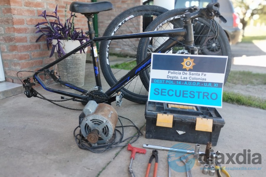 Los elementos recuperados por la policía Los elementos recuperados por la policía