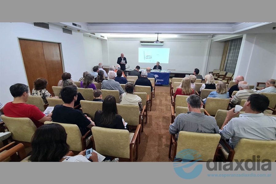 La presentación del libro en Sociedad Médica