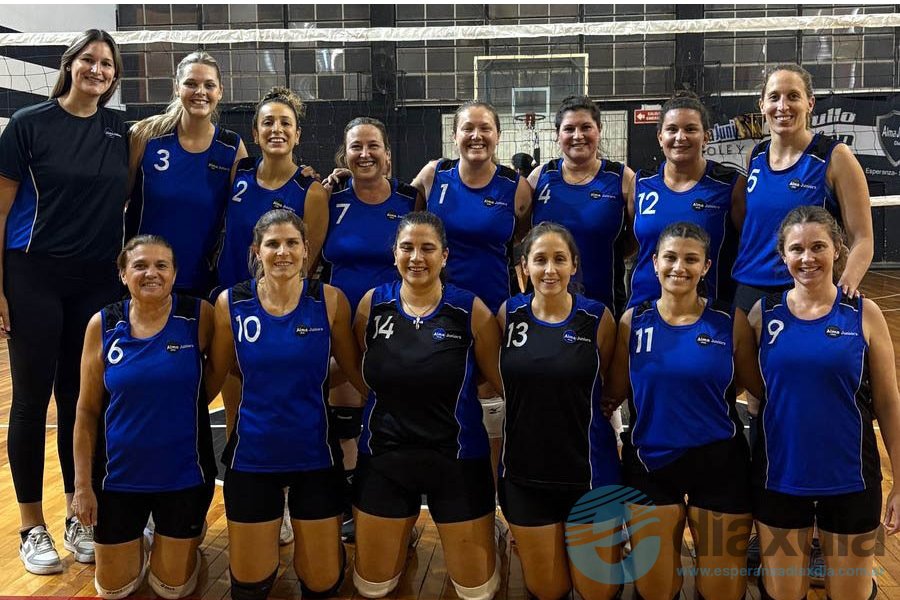 El equipo de maxivoley de Alma Juniors