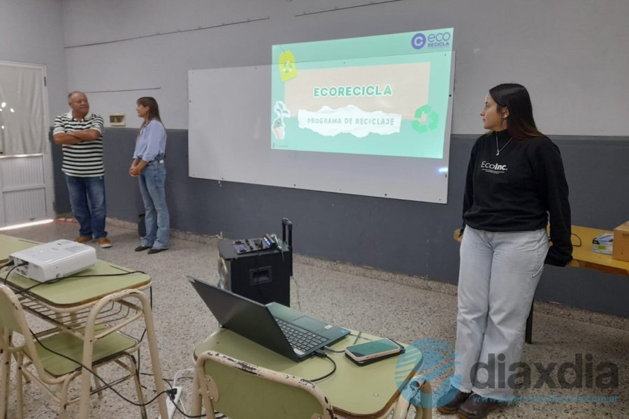 Presentación de Las Colonias Recicla en San Carlos