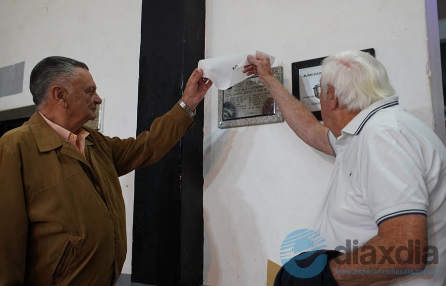 El homenaje también plasmado en una plaqueta recordativa // Prensa Almagro