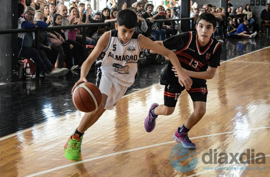 Los U13 clasificaron a la final en el mediodía del domingo - Foto @pablomagliano