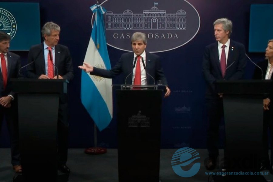 Caputo y el equipo económico con los anuncios Caputo y el equipo económico con los anuncios