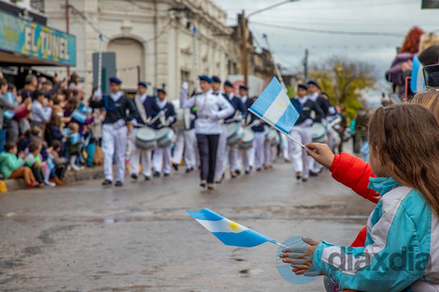 Desfile en plaza San Martín - Prensa Municipalidad