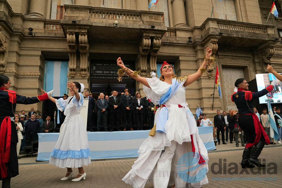 El espectáculo frente al palco principal en Santa Fe - Foto Prensa Gobernación