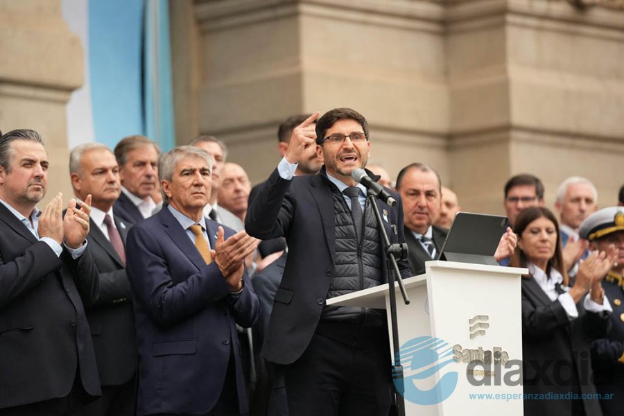 Pullaro en su mensaje frente a Casa de Gobierno Pullaro en su mensaje frente a Casa de Gobierno