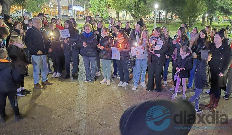 El reclamo en Esperanza de los prestadores de servicios, profesionales y padres - Foto Edxd