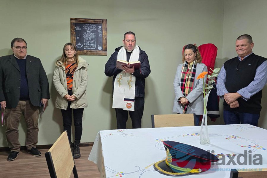 La bendición de las instalaciones con autoridades La bendición de las instalaciones con autoridades