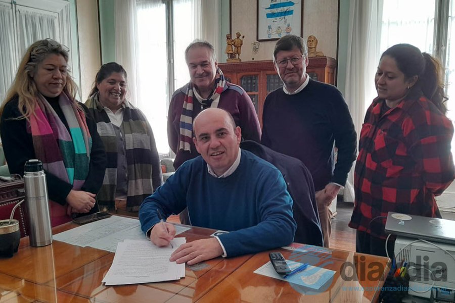 La firma del acuerdo salarial La firma del acuerdo salarial