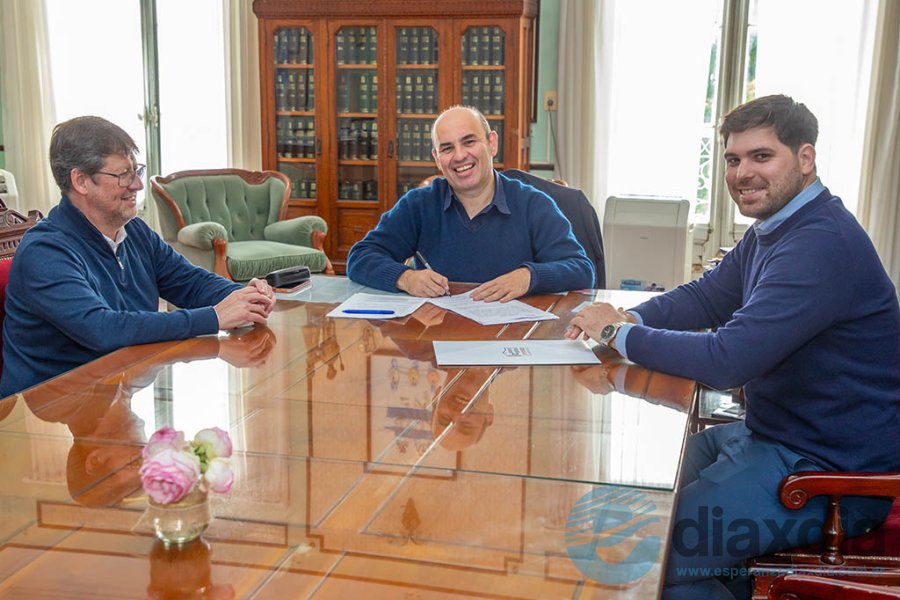 Grenón, Müller y Spesot en la firma del acuerdo Grenón, Müller y Spesot en la firma del acuerdo