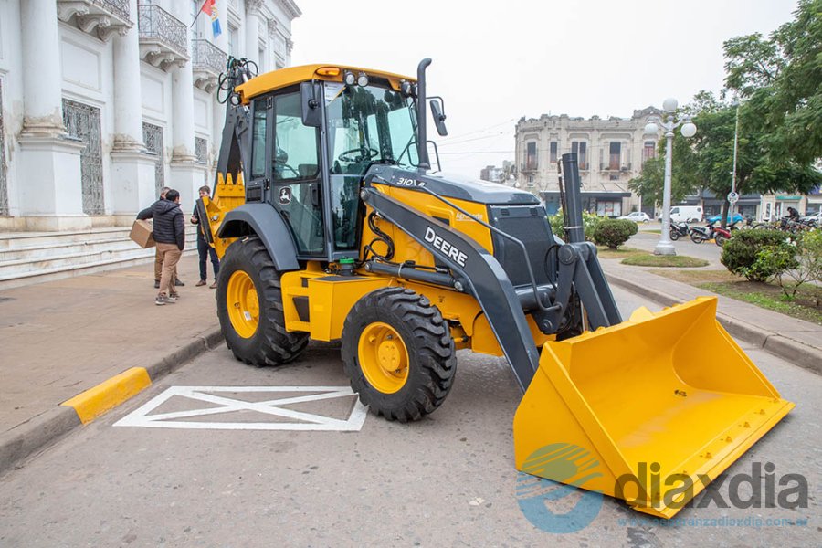 La maquinaria adquirida por el municipio La maquinaria adquirida por el municipio