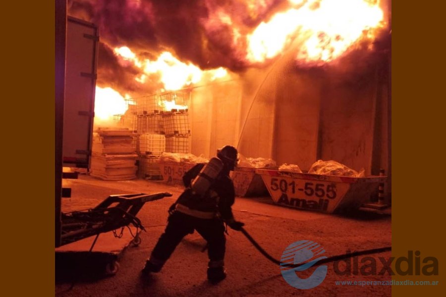 E incendio fue de gran magnitud E incendio fue de gran magnitud