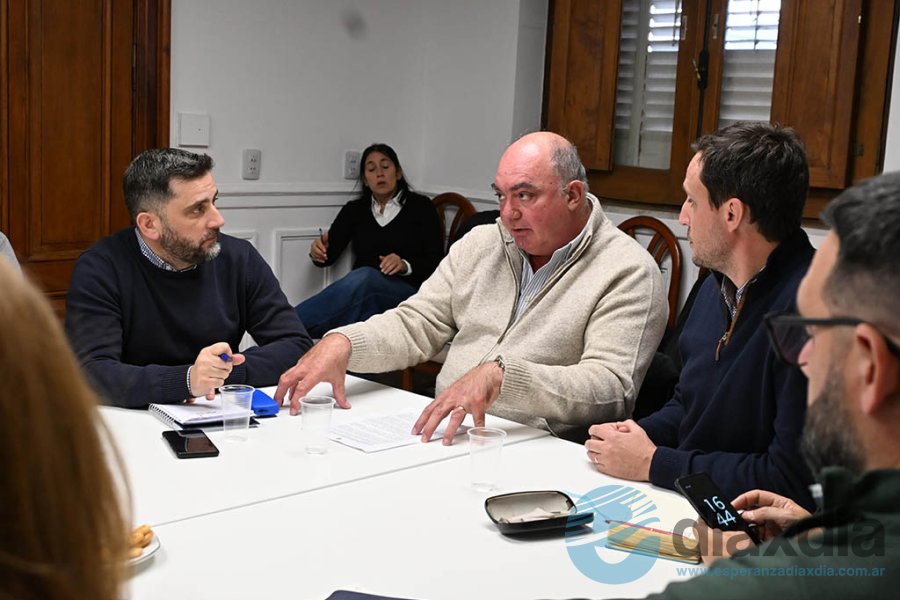 Cuvertino y Martín en la reunión