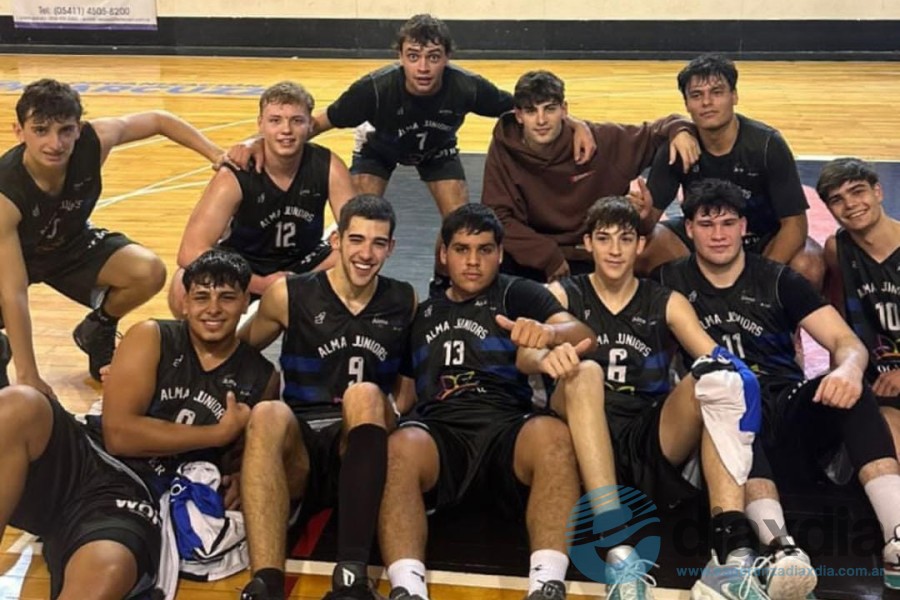 El festejo del equipo U21 de Alma Juniors